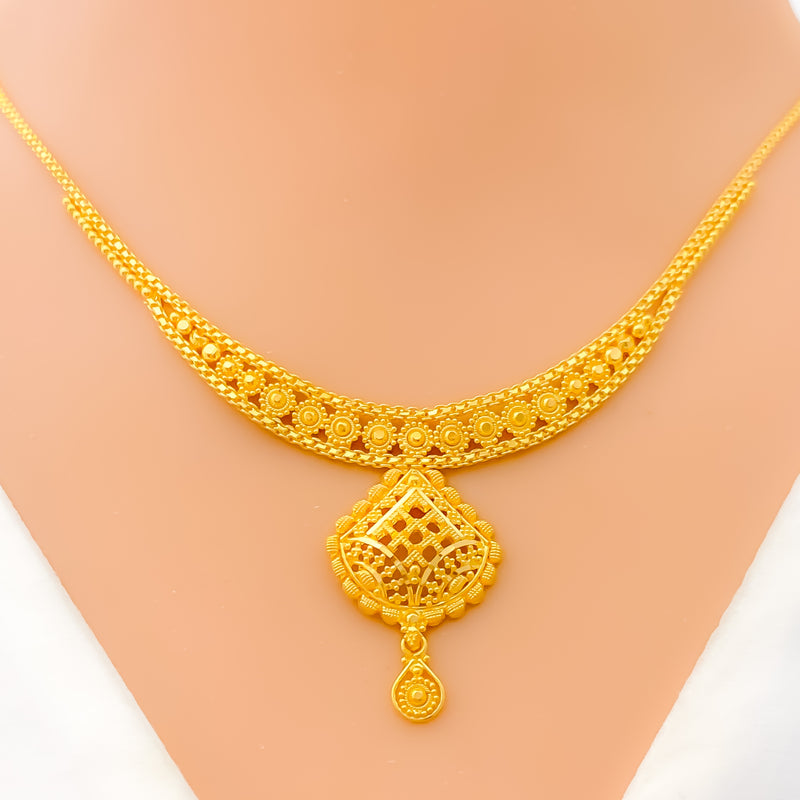 Checkered Ornamental 22k Gold Fanned Necklace Set 