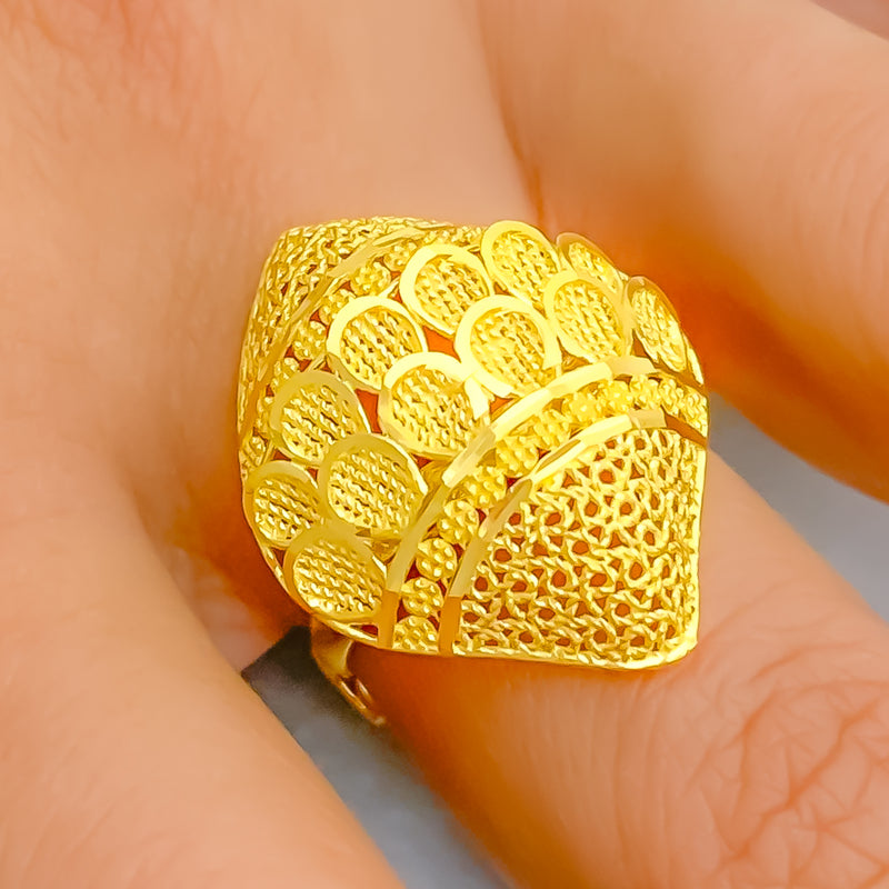 eloquent-jazzy-22k-gold-semi-statement-ring