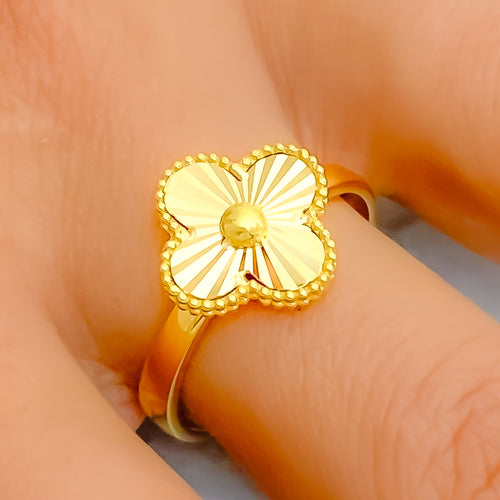 Graceful Shiny 21k Gold Clover Ring