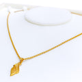 bold-leaf-22k-gold-necklace