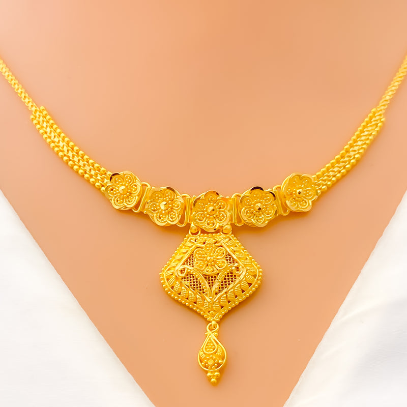 Impeccable Artistic Floral 22k Gold Necklace Set