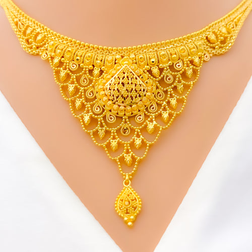 Impressive Frilled 22k Gold Necklace Set