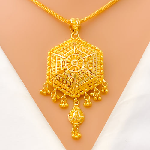 elegant-upscale-22k-gold-pendant