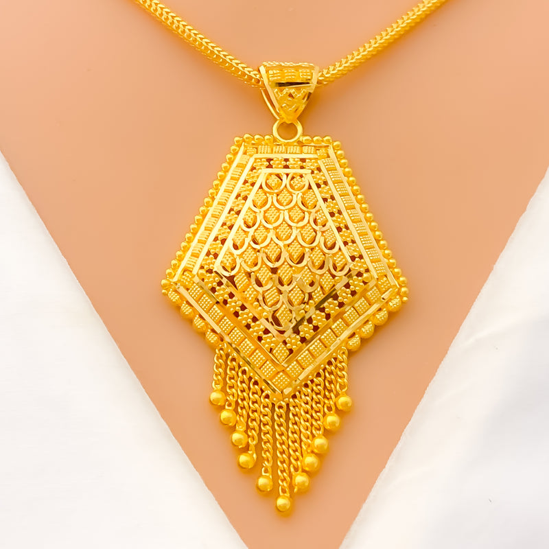 majestic-dangling-22k-gold-pendant