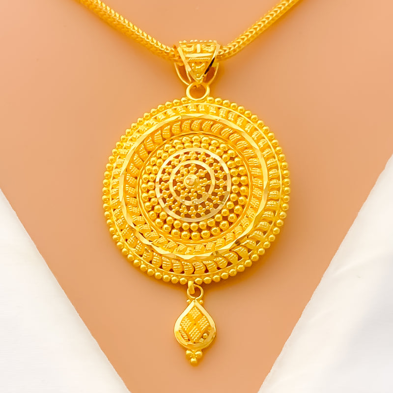 grand-round-22k-gold-pendant