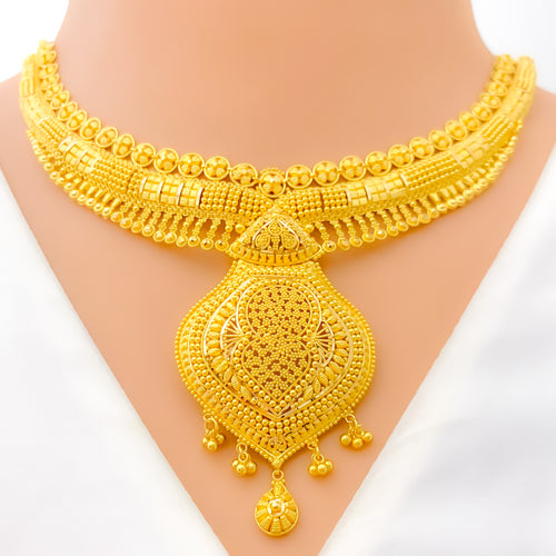 Refined Glamorous 22k Gold Necklace Set