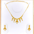 Tasteful Lovely 22k Gold Light Necklace Set