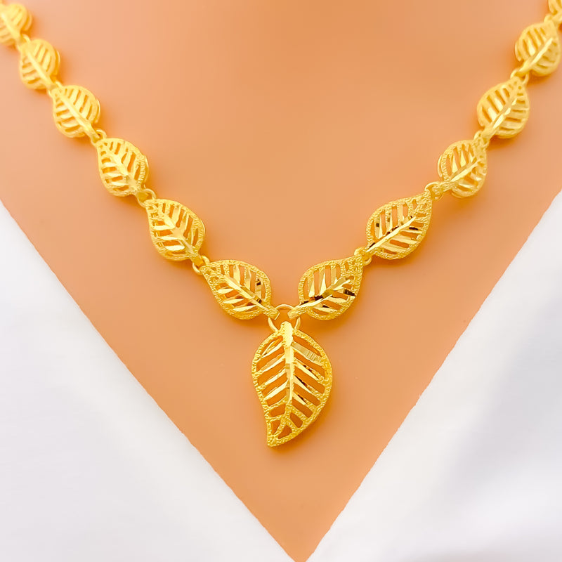 Stately Striped Leaf 22K Gold Necklace Set 