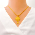 bold-flower-22k-gold-pendant