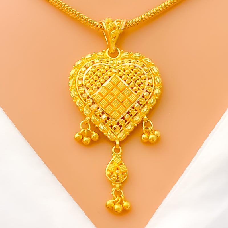 shimmering-heart-22k-gold-pendant