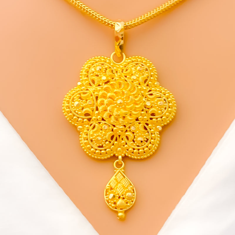 magnificent-flower-22k-gold-pendant