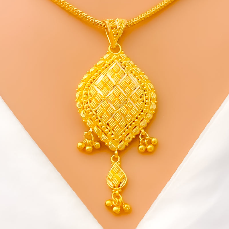 gorgeous-ethereal-22k-gold-pendant