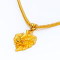 vibrant-leaf-22k-gold-pendant