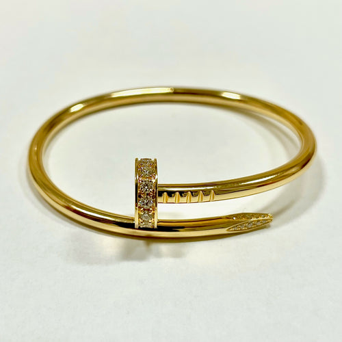 Nail Style Diamond 18k Gold Bangle Bracelet