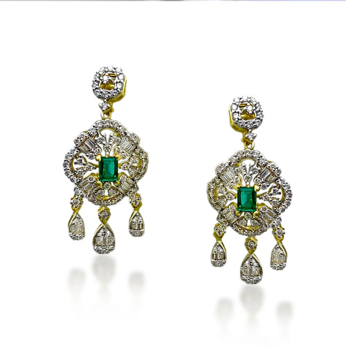 Extravagant Vintage 18K Gold Diamond Hanging Earrings 