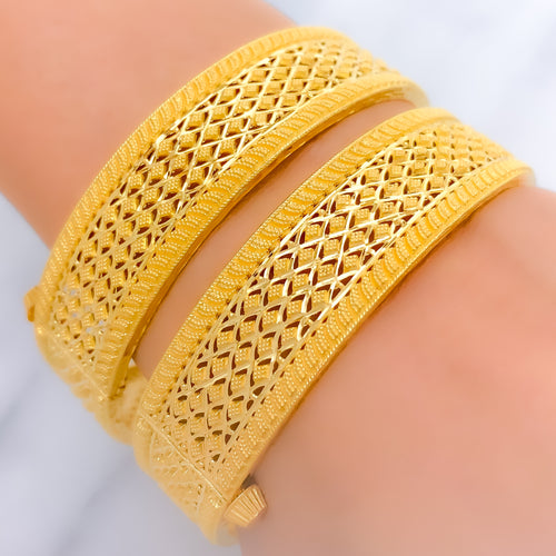 22k-gold-Dual Finish Chequered Bangles