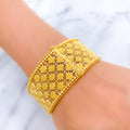 22k-gold-Radiant Round Matte Finish Bangle