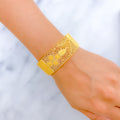 22k-gold-Majestic Motif Filigree Bangle