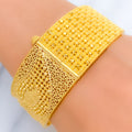 22k-gold-Ethereal Smooth Finish Floral Bangle