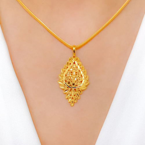 Stylish Gold Pendant Set