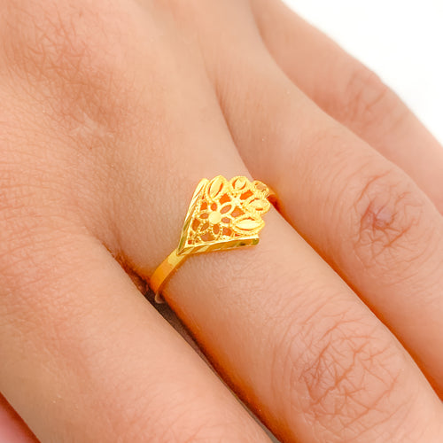 Dainty Floral Ring