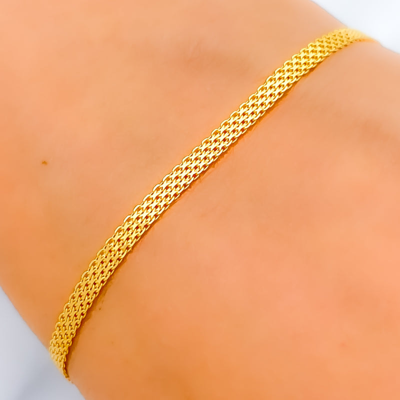 22k-gold-Dainty Lightweight Shiny Bracelet
