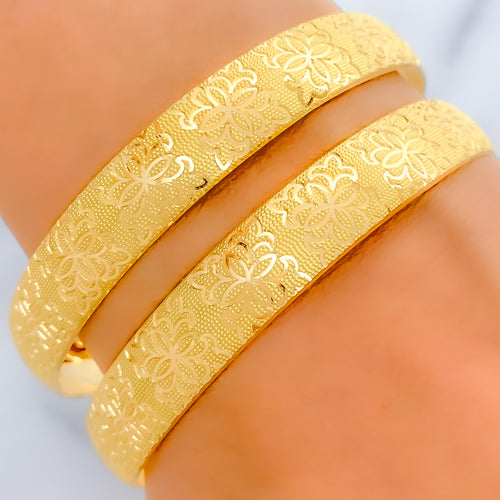 22k-gold-Luscious Reflective Flower Bangles