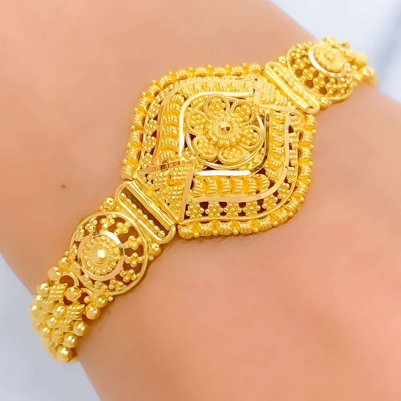 22k-gold-gorgeous-intricate-bracelet