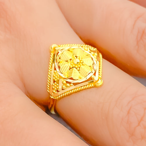 22k-gold-classic-flower-ring