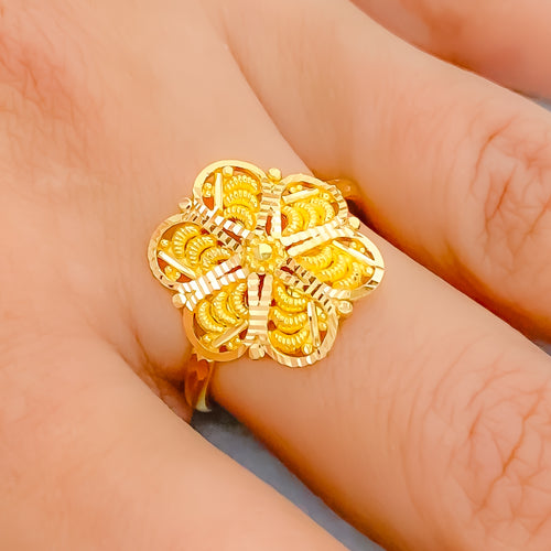 22k-gold-dazzling-flower-ring