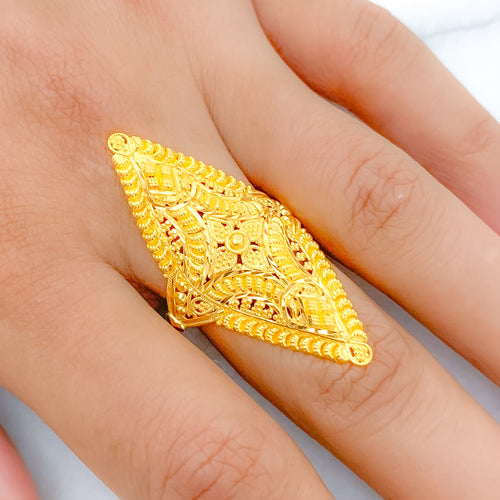 Regal Flower 22k Gold Ring