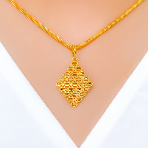 Exclusive Shimmery Posh 22k Gold Pendant Set