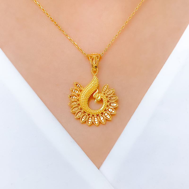 Gorgeous Peacock 22k Gold Pendant Set w/ Chain