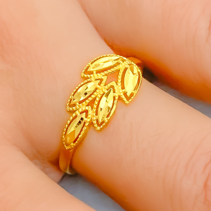 Fine Leaf Ring