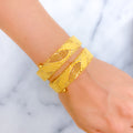 22k-gold-tasteful-wavy-leaf-bangles