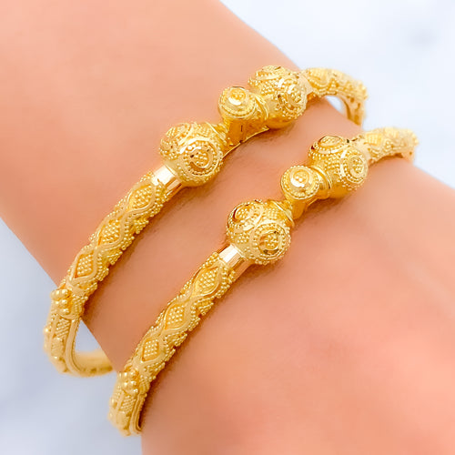 Lavish Glimmering 22k Gold Pipe Bangles