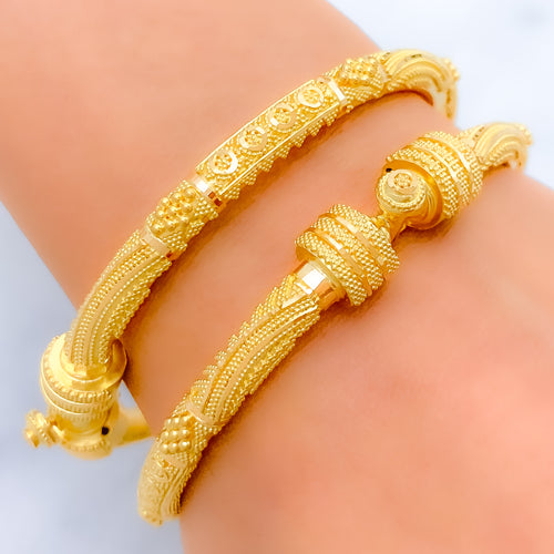 Impressive Regal 22k Gold Reflective Bangles