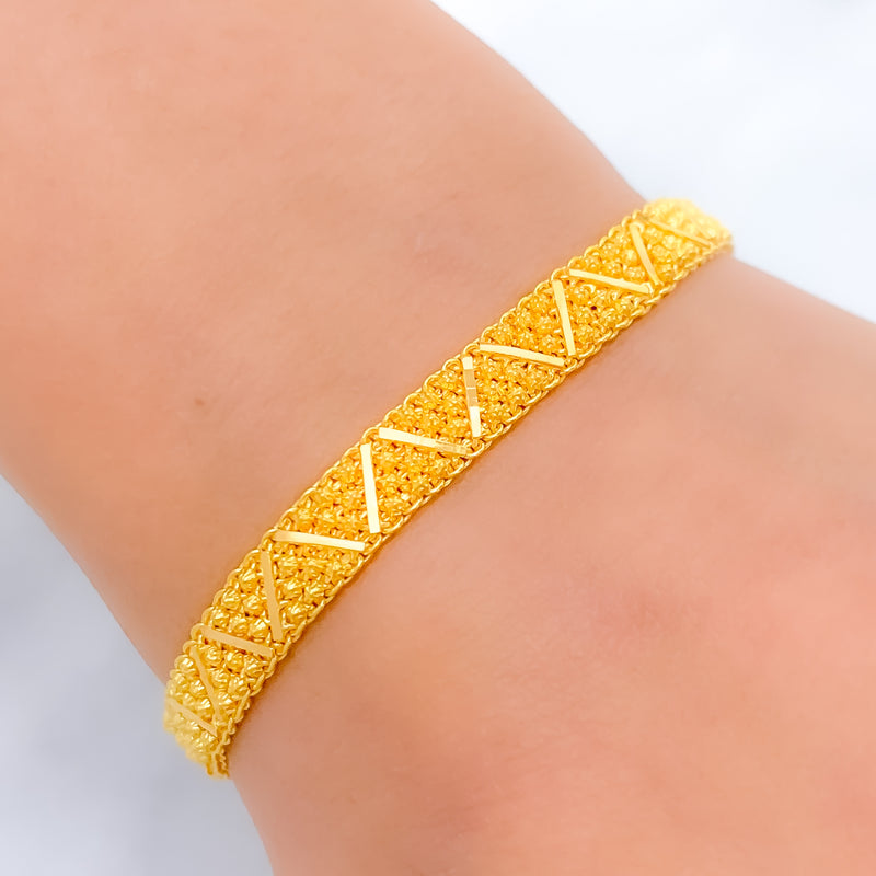 Chic High Finish 22k Gold Flat Bracelet