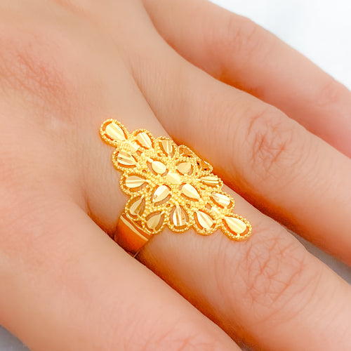 Graceful Bright 22k Gold Ring