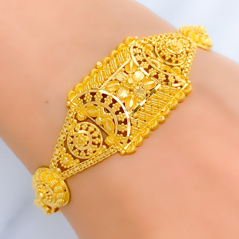 22k-gold-Upscale Rectangular Leaf Accented Bracelet