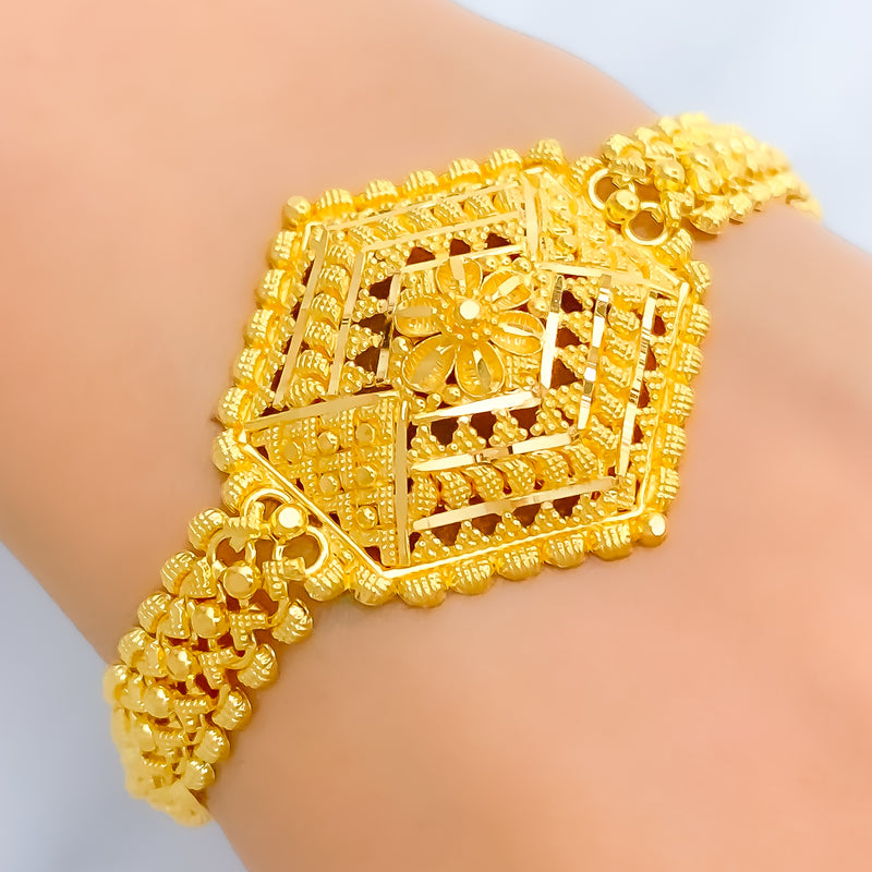 22k-gold-Detailed Hexagon Shaped Paisley Bracelet