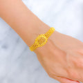 22k-gold-Blooming Mesh Oval Flower Bracelet