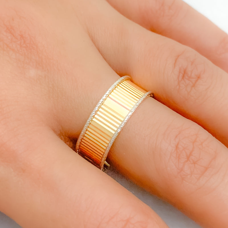 Contemporary 22k Gold Tasteful Adjustable Ring