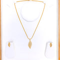 Dainty Leaf 22k Gold Pendant Set