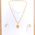 Ornate Reflective 22k Gold Pendant Set