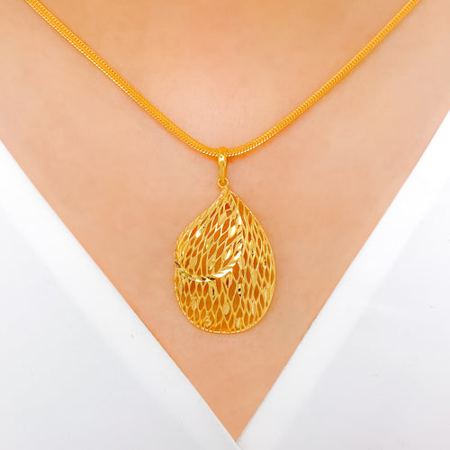 Contemporary Leaf Accented 22k Gold Pendant Set