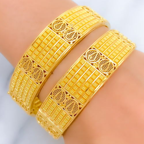 22k-gold-extravagant-netted-chequered-bangles