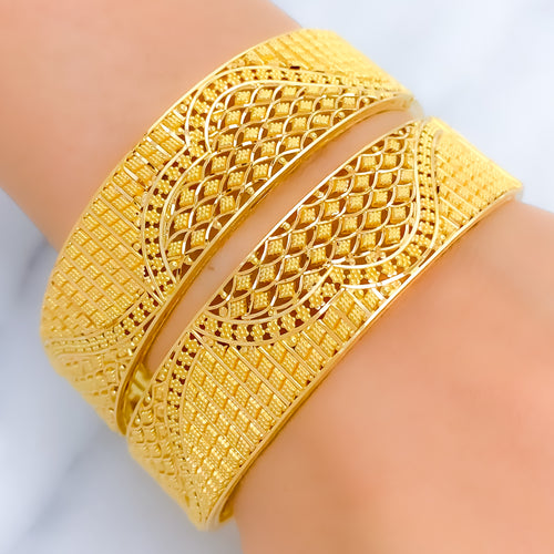 22k-gold-royal-flowing-piasley-bangle-pair