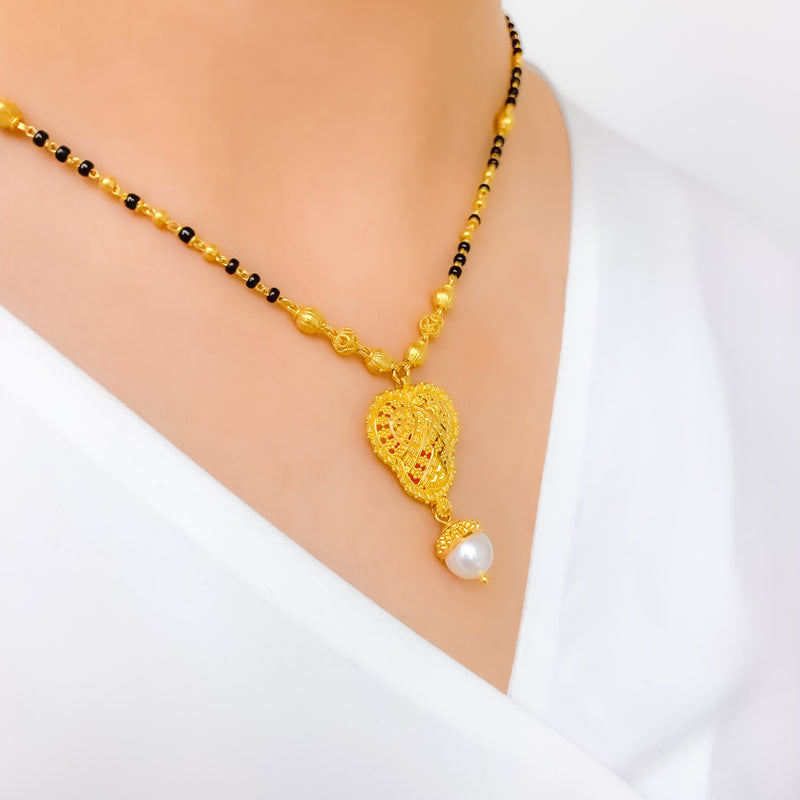 Clover High Finish Black Bead 22k Gold Necklace