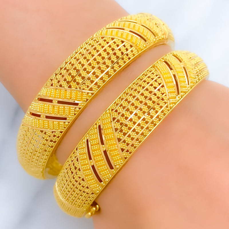 22k-gold-dazzling-bold-striped-bangle-pair